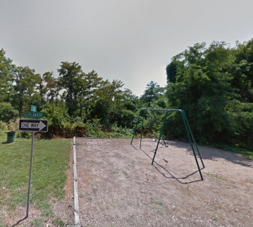 Swings at the South Esplanade Park