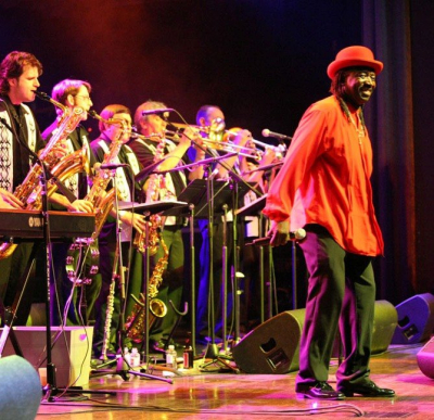 Live Music: Platinum Express
